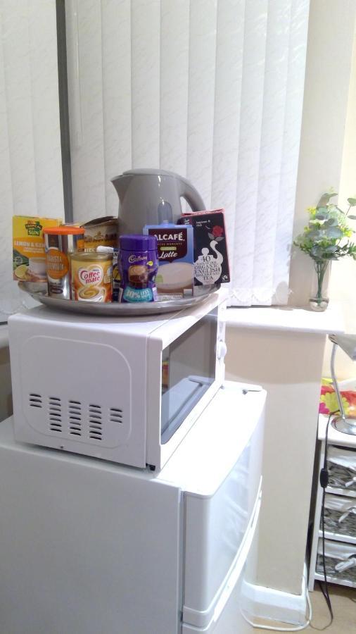 Luxury London Ensuite Double Room, Park Free, Tram-Train! Митчам Экстерьер фото